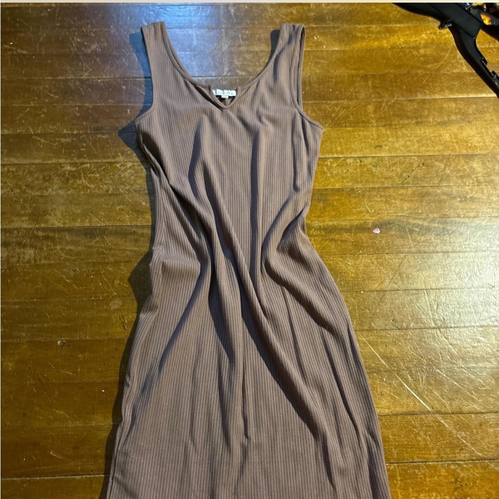 Sleeveless Brown Ribbed Dress